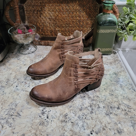 Freebird "Slate" belted booties - Picture 15 of 15